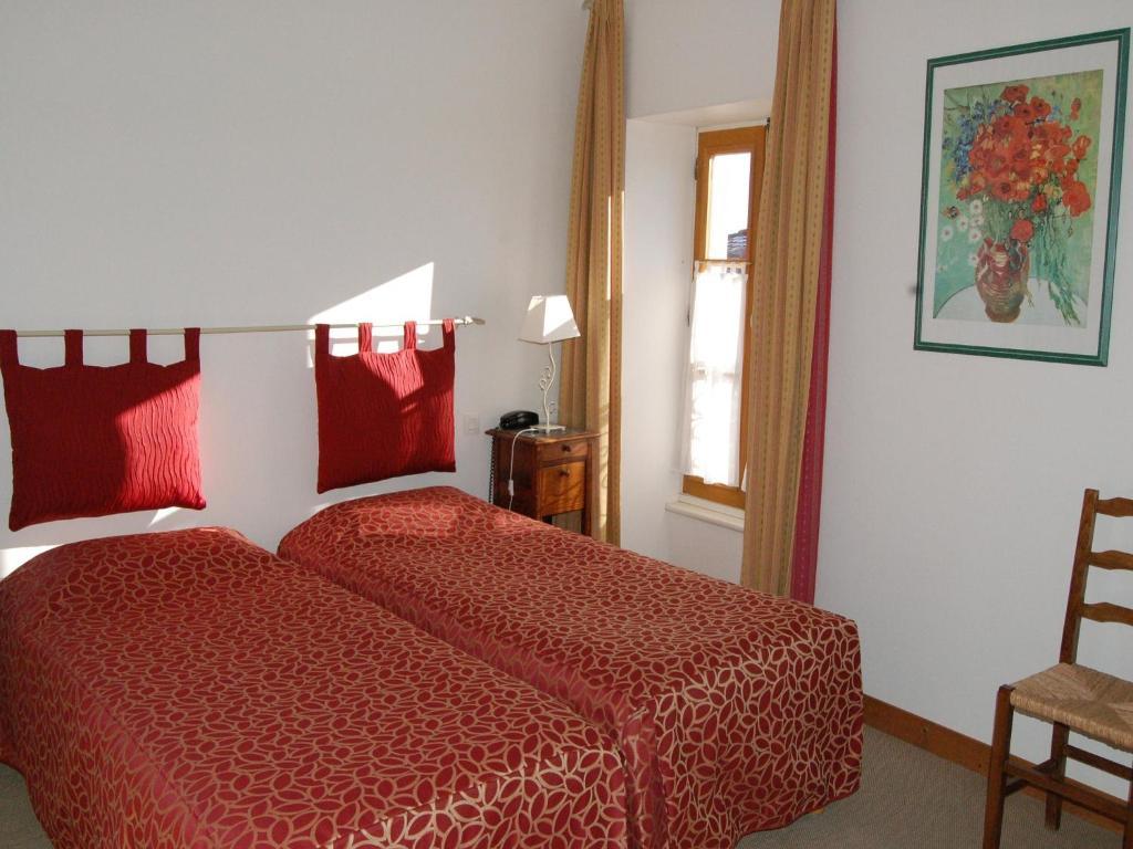 Hotel Du Donjon Aulnay  Pokoj fotografie